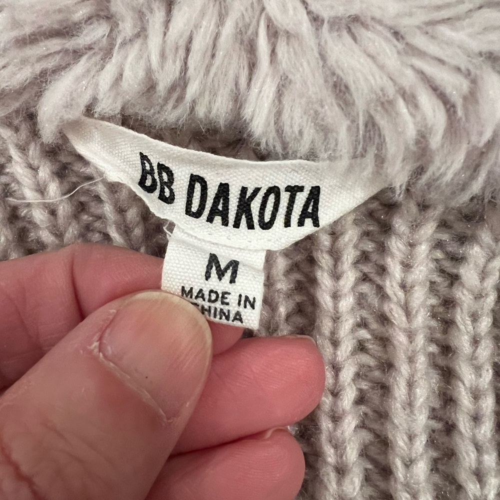 BB Dakota Rennie faux fur knit back front sweater vest | light beige | Size M - Picture 11 of 11